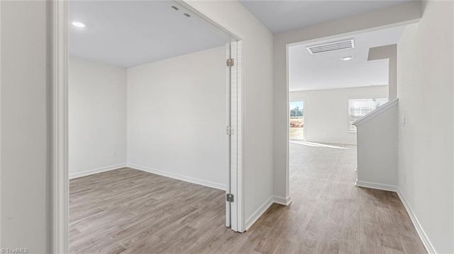 535 Forest Creek Drive, Winston-salem, NC 27107