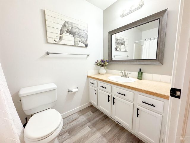1006 E 21st Ave, Jerome, ID 83338