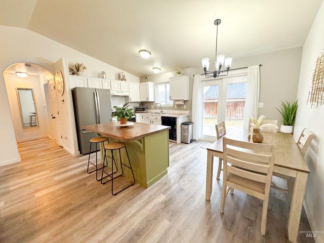 1006 E 21st Ave, Jerome, ID 83338
