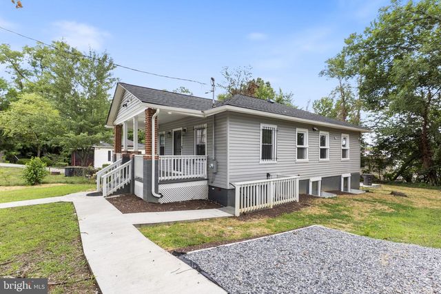 915 EASTERN AVE NE, Capitol Heights, MD 20743