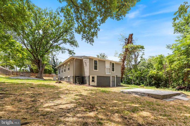 915 EASTERN AVE NE, Capitol Heights, MD 20743