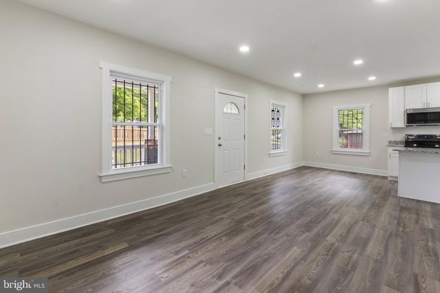 915 EASTERN AVE NE, Capitol Heights, MD 20743