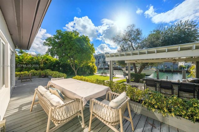 950 S Shore Dr, Miami Beach, FL 33141