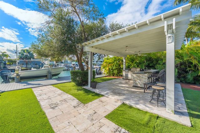 950 S Shore Dr, Miami Beach, FL 33141