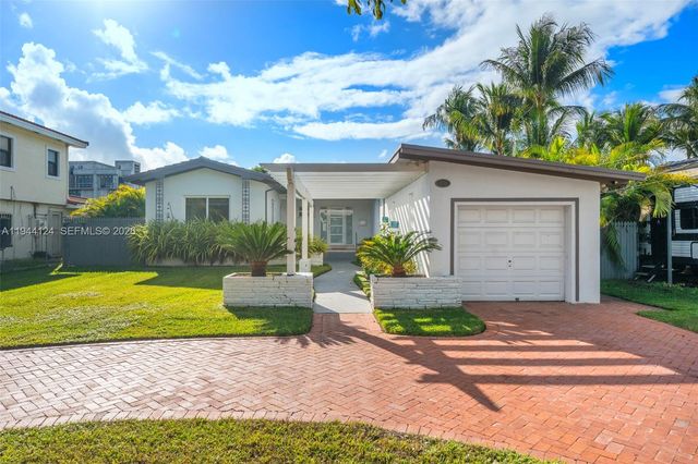 950 S Shore Dr, Miami Beach, FL 33141