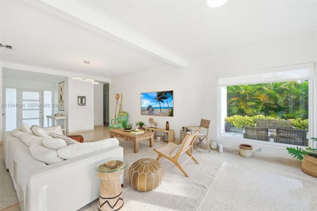 950 S Shore Dr, Miami Beach, FL 33141