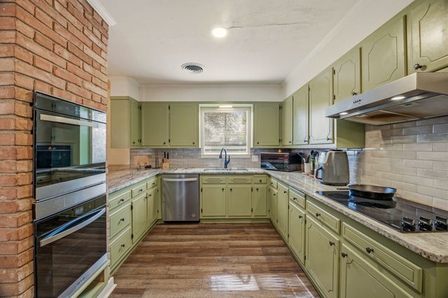 980 N Harbin Drive, Stephenville, TX 76401