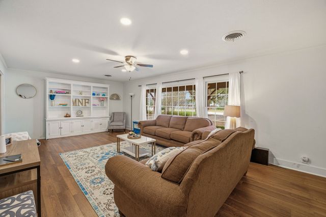 980 N Harbin Drive, Stephenville, TX 76401