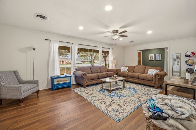 980 N Harbin Drive, Stephenville, TX 76401