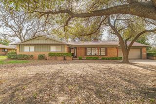 980 N Harbin Drive, Stephenville, TX 76401