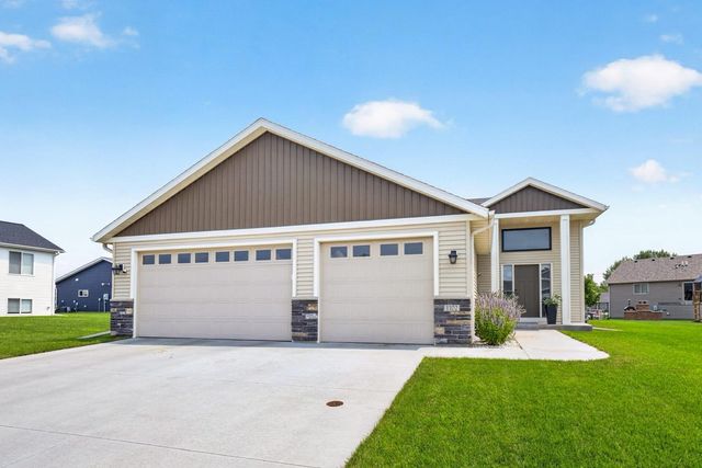 1102 14th Avenue NW, Kasson, MN 55944