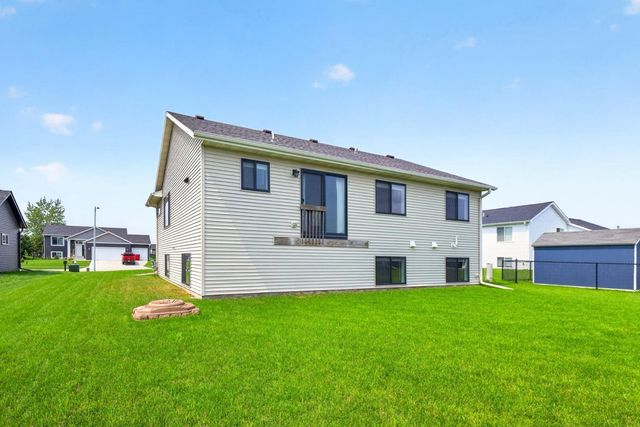 1102 14th Avenue NW, Kasson, MN 55944