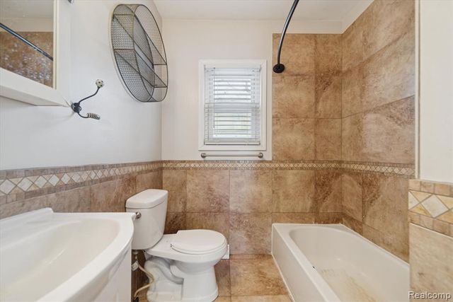 520 Andrew Avenue, Jackson, MI 49202