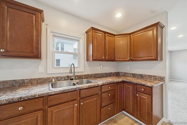 520 Andrew Avenue, Jackson, MI 49202