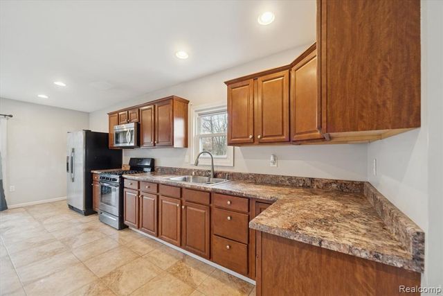 520 Andrew Avenue, Jackson, MI 49202