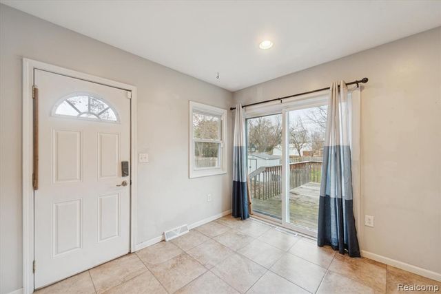 520 Andrew Avenue, Jackson, MI 49202