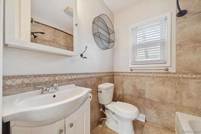 520 Andrew Avenue, Jackson, MI 49202