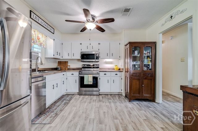 423 Pioneer Road, Hinesville, GA 31313