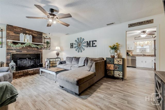 423 Pioneer Road, Hinesville, GA 31313