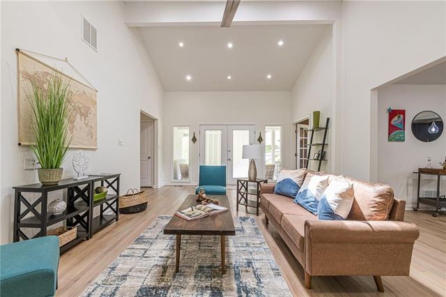 4523 Runnemede Road NW, Atlanta, GA 30327