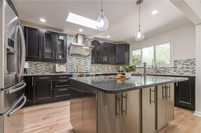 4523 Runnemede Road NW, Atlanta, GA 30327