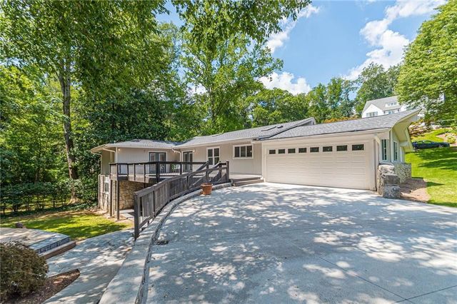 4523 Runnemede Road NW, Atlanta, GA 30327