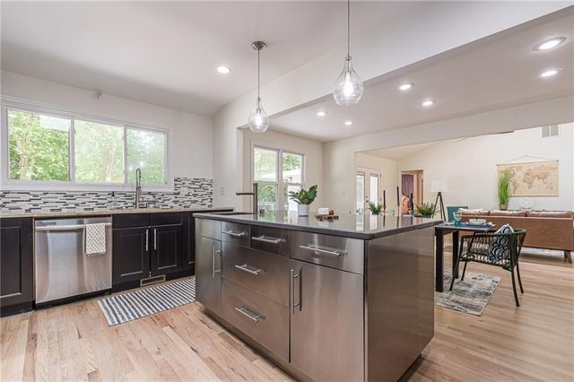 4523 Runnemede Road NW, Atlanta, GA 30327