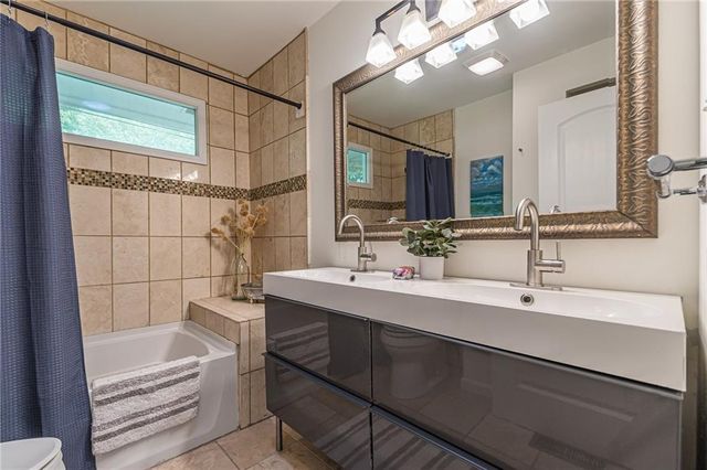 4523 Runnemede Road NW, Atlanta, GA 30327