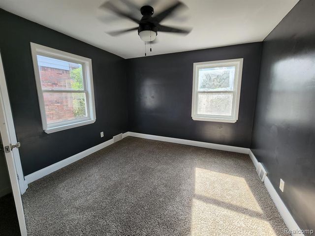 17377 Pennington Drive, Detroit, MI 48221