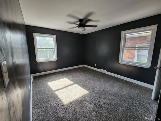 17377 Pennington Drive, Detroit, MI 48221