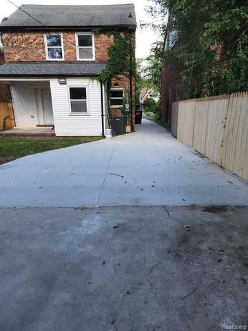17377 Pennington Drive, Detroit, MI 48221
