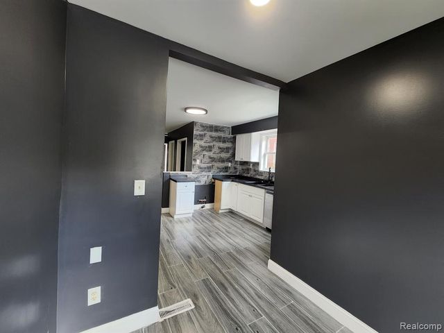 17377 Pennington Drive, Detroit, MI 48221