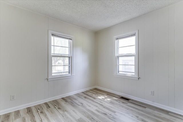 1821 S Grove, Wichita, KS 67211