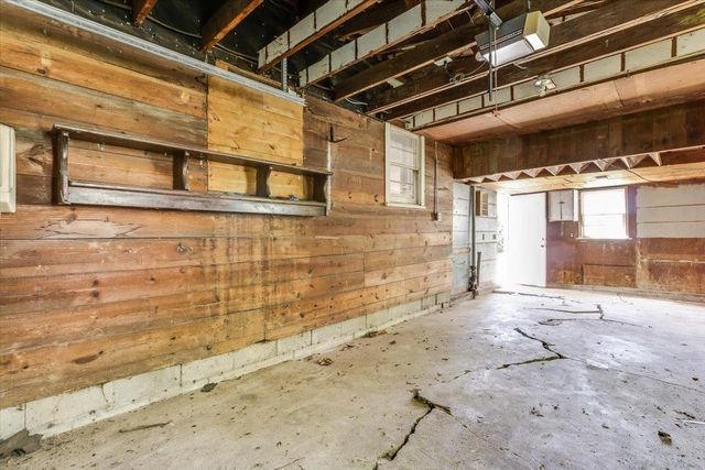 1821 S Grove, Wichita, KS 67211