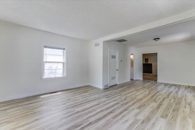 1821 S Grove, Wichita, KS 67211