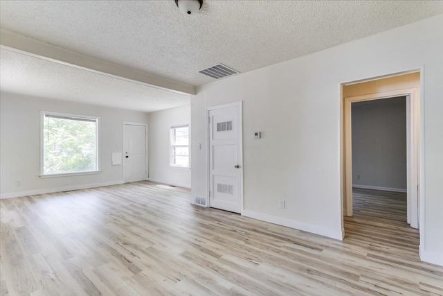 1821 S Grove, Wichita, KS 67211