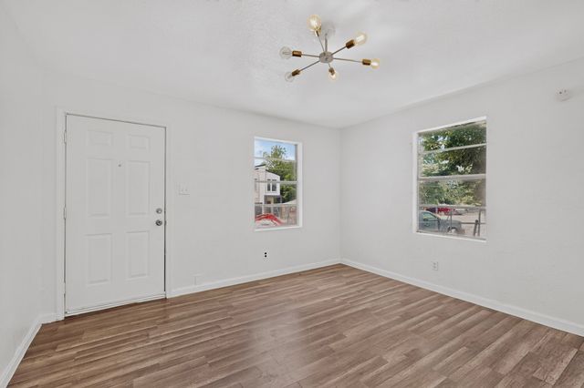 336 Bonnie View Road, Dallas, TX 75203