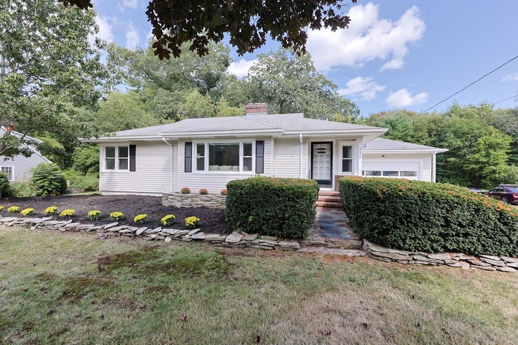 256 S Main St, Hopedale, MA 01747