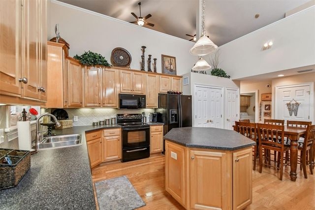 12715 LINDA DRIVE, Tampa, FL 33612