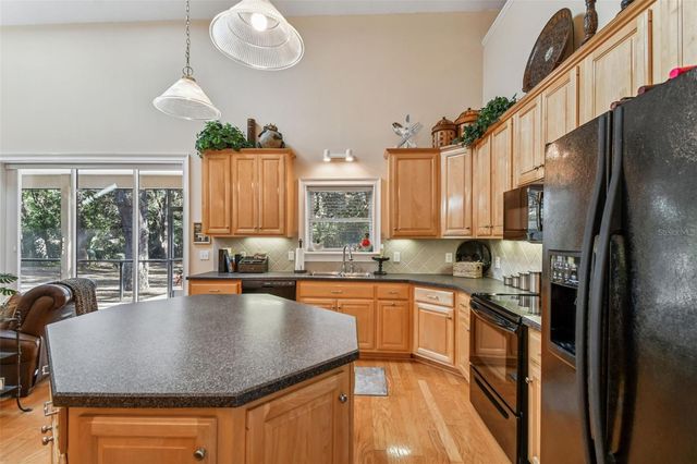 12715 LINDA DRIVE, Tampa, FL 33612