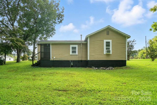 505 Park Circle, Lowell, NC 28012