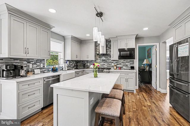 1105 SUN VALLEY DR, Royersford, PA 19468