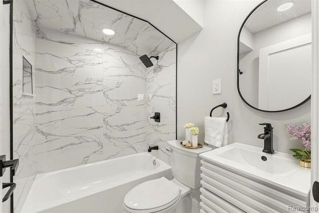 3158 Lafayette Drive, Trenton, MI 48183