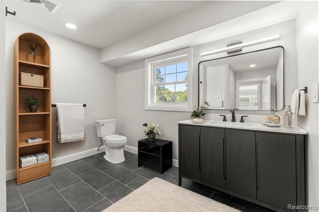 3158 Lafayette Drive, Trenton, MI 48183