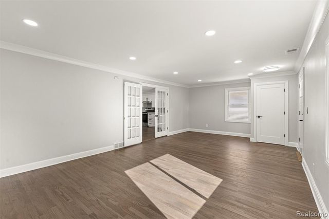 3158 Lafayette Drive, Trenton, MI 48183