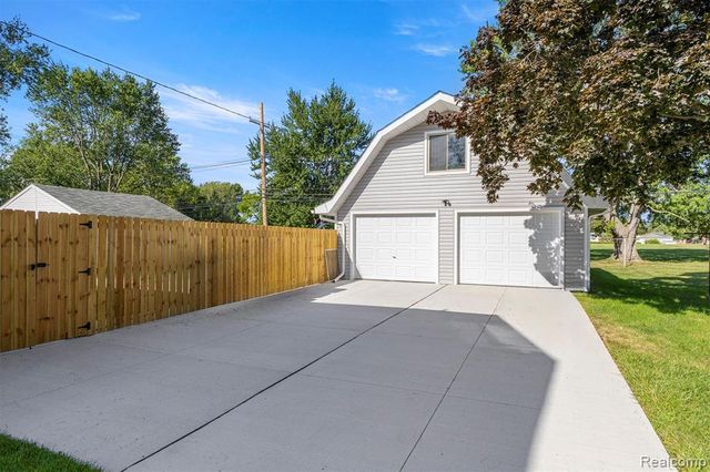 3158 Lafayette Drive, Trenton, MI 48183