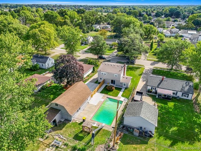 3158 Lafayette Drive, Trenton, MI 48183