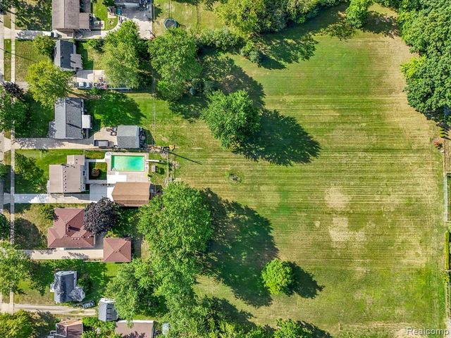 3158 Lafayette Drive, Trenton, MI 48183