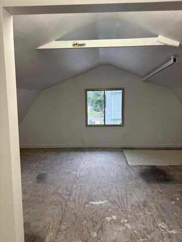 3158 Lafayette Drive, Trenton, MI 48183