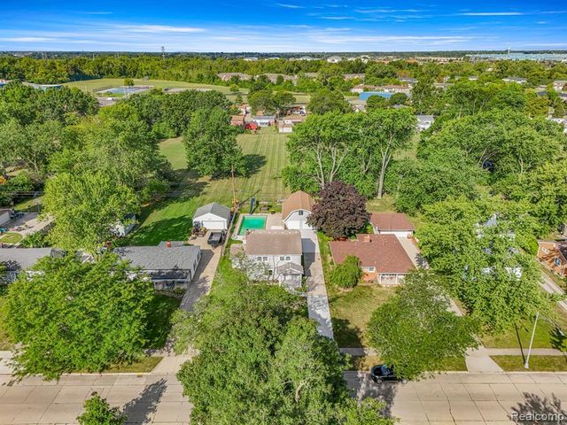 3158 Lafayette Drive, Trenton, MI 48183